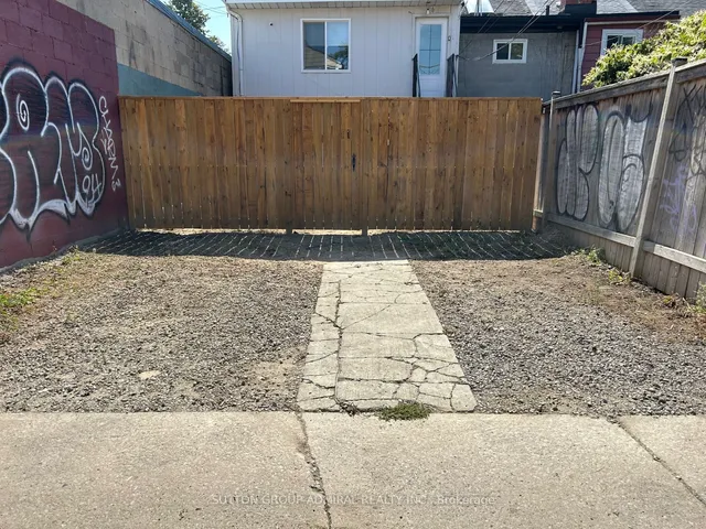 Additional image 18 of 658 Dundas St