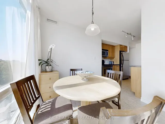 Additional image 17 of 3840 Bathurst St Unit 612