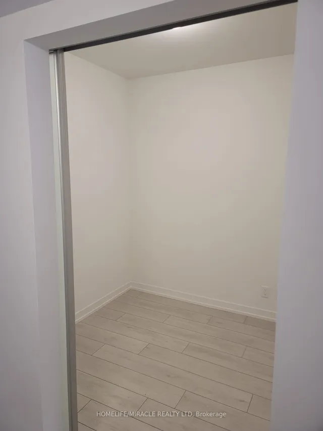 Additional image 10 of 60 shuter St Unit ph105