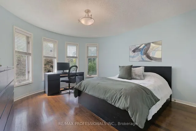 Additional image 26 of 47 Laurel Ave