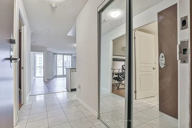 Additional image 4 of 801 Bay St Unit 1103