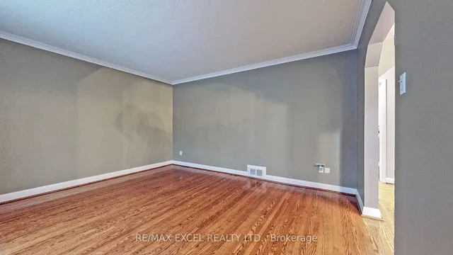 Additional image 16 of 54 Centre Ave