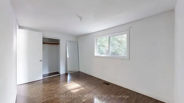 Additional image 17 of 21 Avening Dr