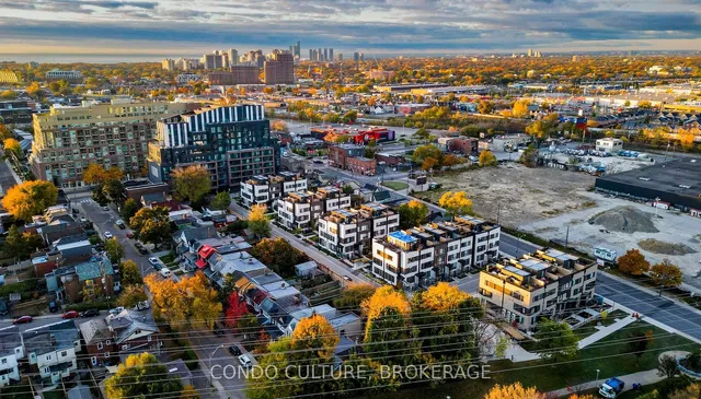 Additional image 3 of 10 Ed Clark Gardens Blvd Unit 14