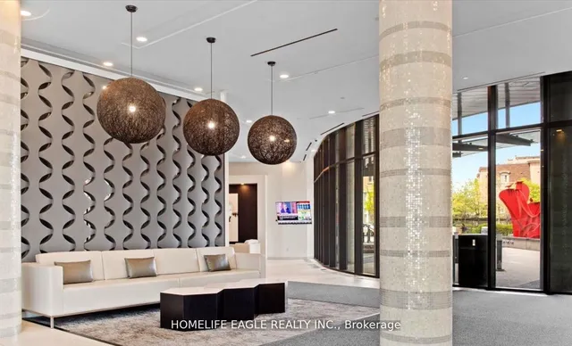 Additional image 19 of 51 East Liberty St Unit 706