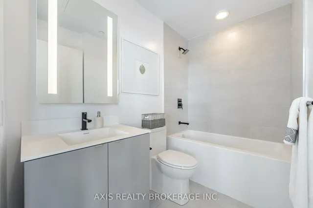 Additional image 32 of 500 Dupont St Unit 517