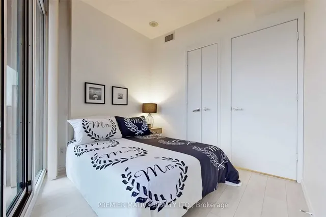 Additional image 23 of 125 Peter St Unit 1401