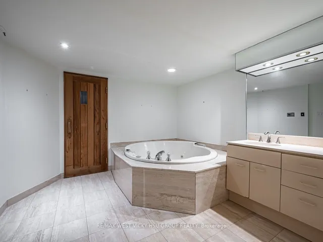 Additional image 34 of 130 Carlton St Unit 1505