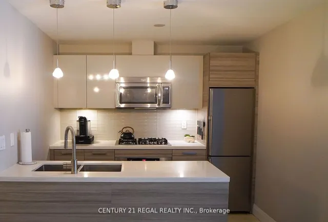 Additional image 8 of 224 King St Unit 403