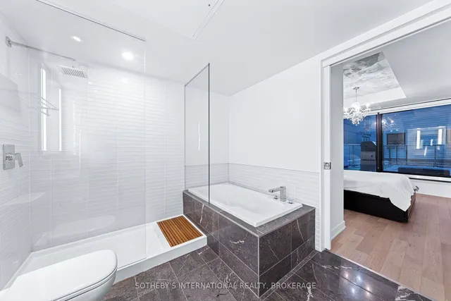 Additional image 24 of 629 King St Unit 212