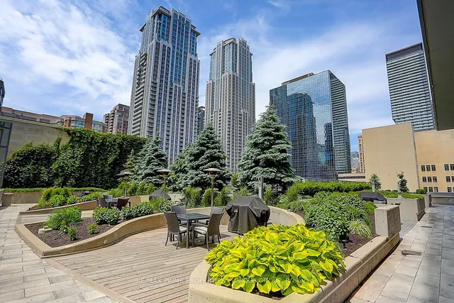 Additional image 35 of 386 Yonge St Unit 5202