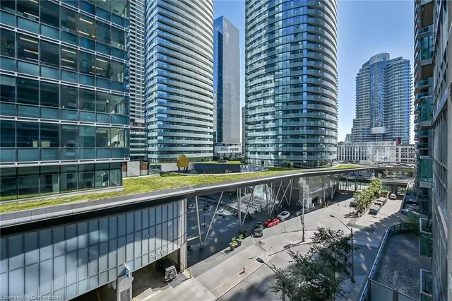 Additional image 10 of 30 Grand Trunk Cres Unit 709