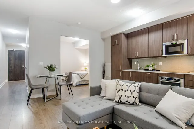 Additional image 14 of 297 College St Unit 628