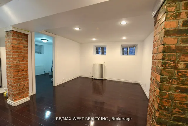 Additional image 29 of 76 Rosemount Ave