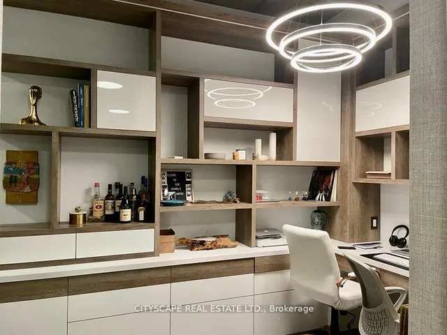 399 Adelaide St Unit 207