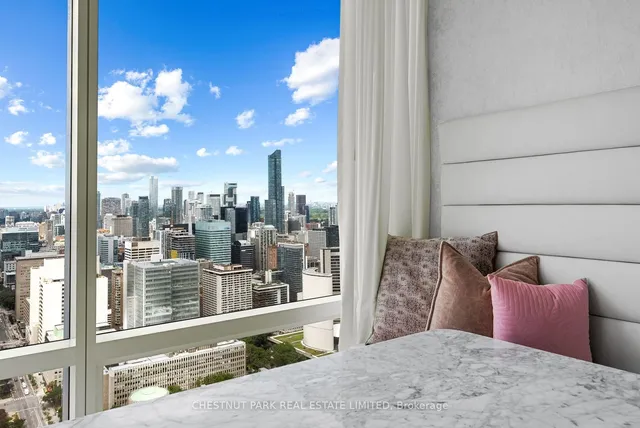 Additional image 10 of 180 University Ave Unit 5203