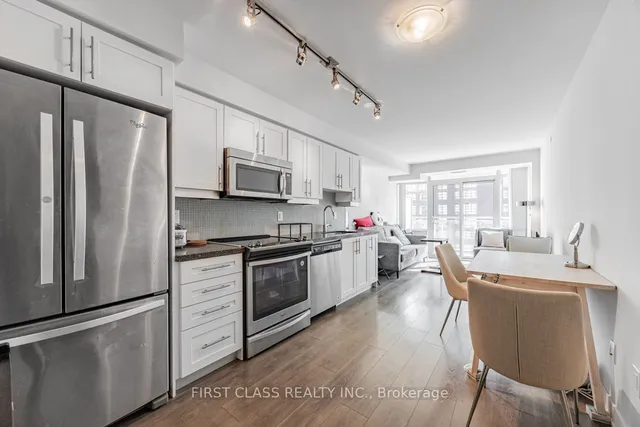 Additional image 18 of 525 Adelaide St Unit 1022