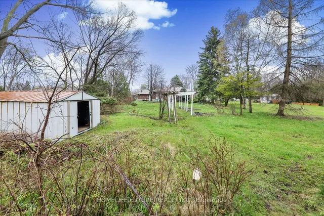 Additional image 33 of 8 Bonacres Ave