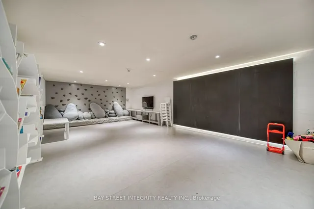 Additional image 39 of 5 Soudan Ave Unit 1002