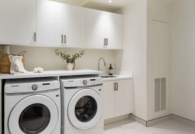 Additional image 26 of 1 Strathgowan Ave Unit 801