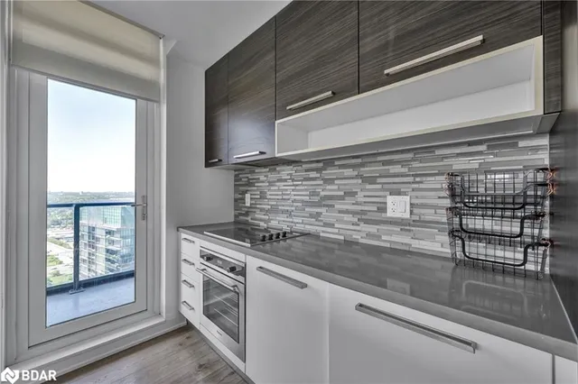 Additional image 15 of 36 Park Lawn Road Rd Unit 3205