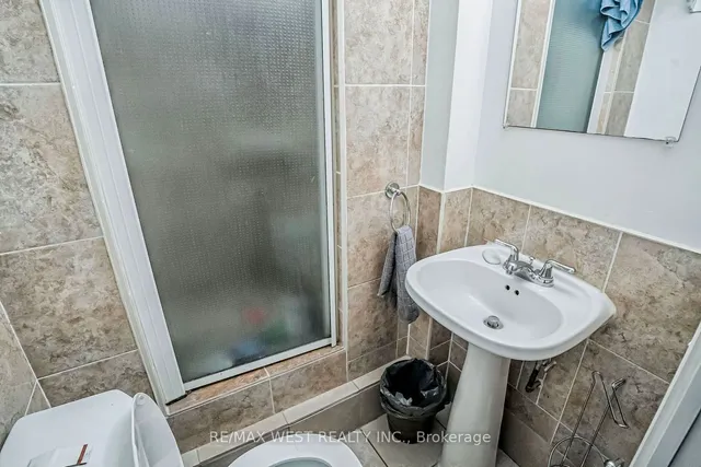 Additional image 8 of 98 Glendale Ave