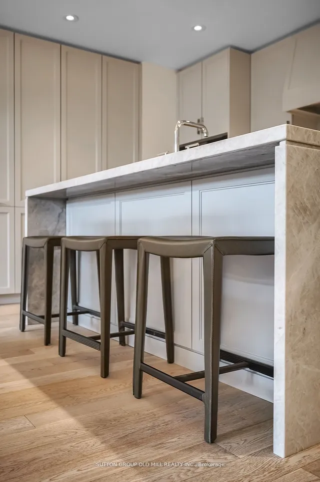 Additional image 8 of 1 Strathgowan Ave Unit 412