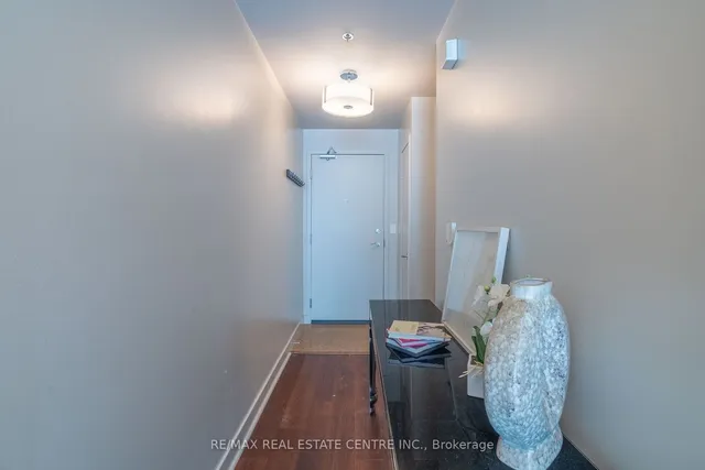 Additional image 26 of 81 Navy Wharf Crt Unit 201