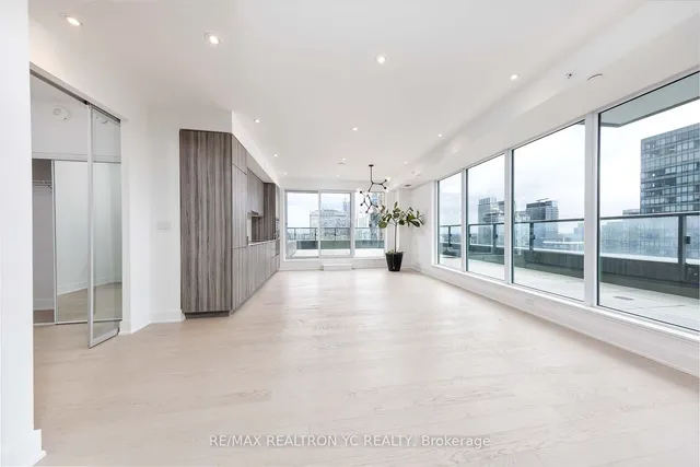 Additional image 17 of 955 Bay St Unit 3907