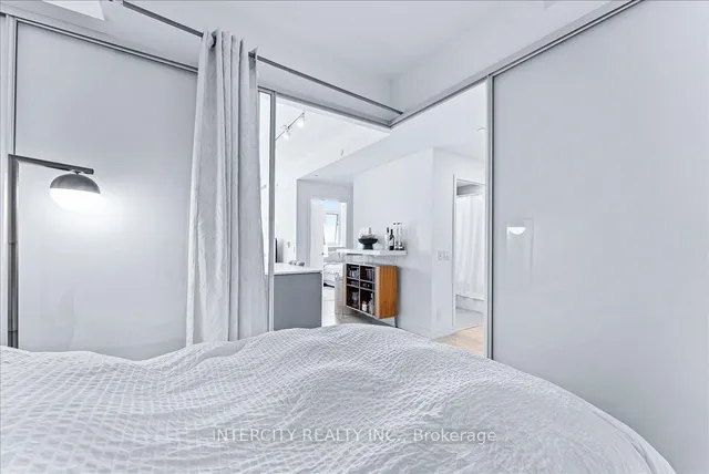 Additional image 10 of 33 Helendale Ave Unit 1908