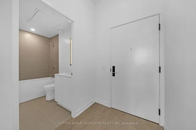 Additional image 6 of 270 Dufferin St Unit 213