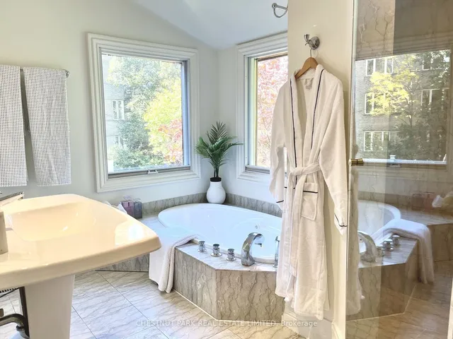 Additional image 23 of 136 Farnham Ave