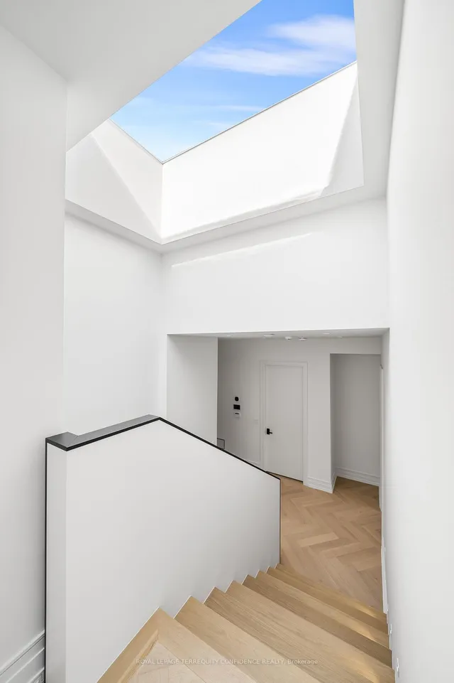 Additional image 30 of 184 Poyntz Ave