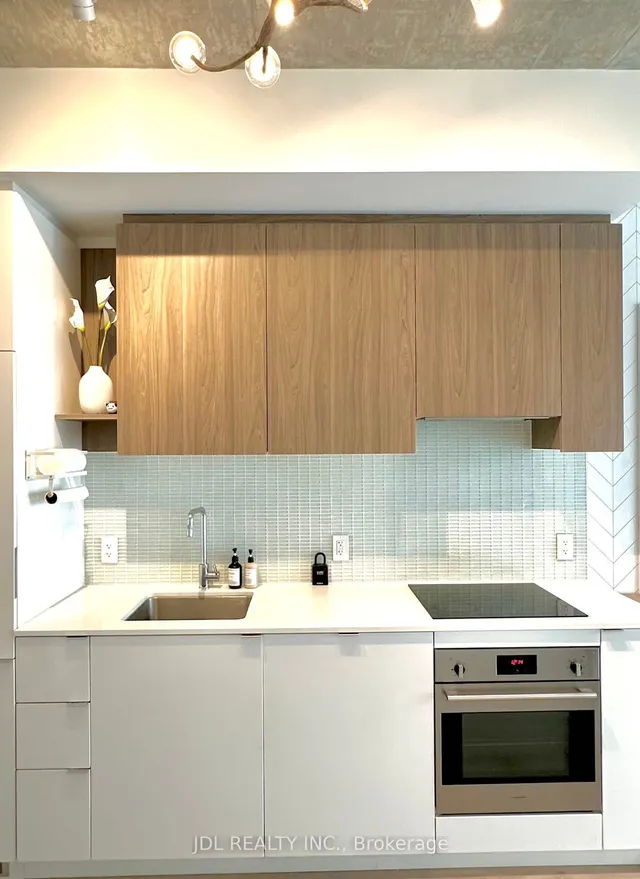 Additional image 5 of 161 Roehampton Ave Unit 203