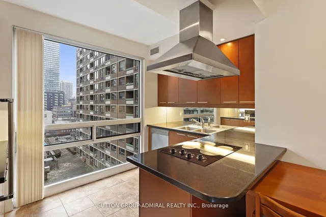 Additional image 3 of 1121 Bay St Unit 707