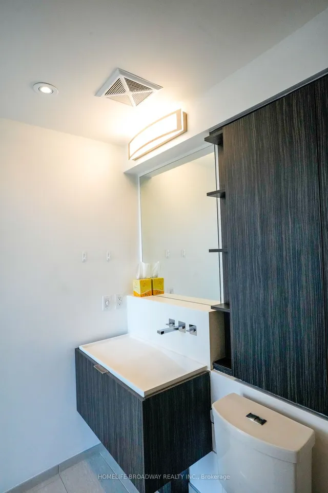 Additional image 33 of 101 Charles St Unit 4810