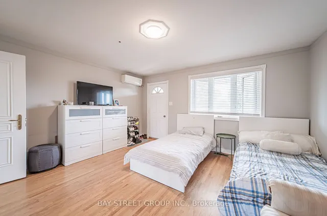 Additional image 14 of 240 Pellatt Ave