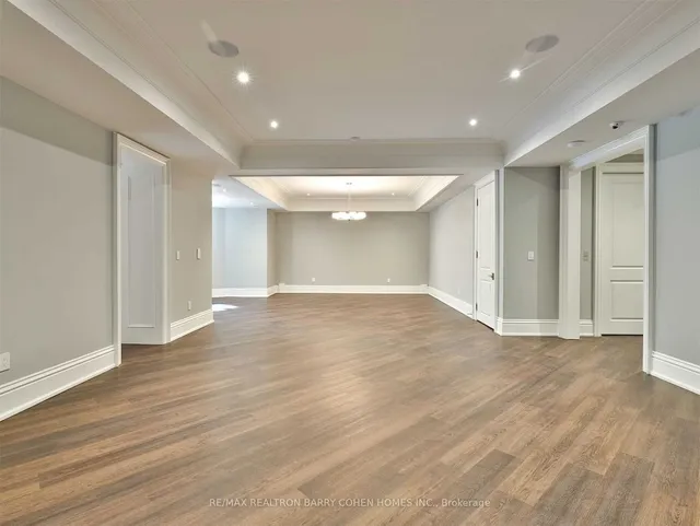 Additional image 36 of 31 Russell Hill Rd