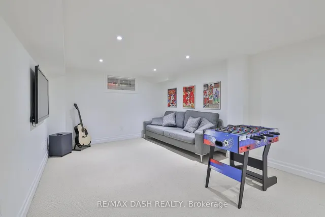 Additional image 31 of 550 Deloraine Ave