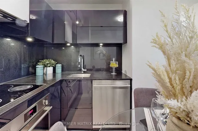 Additional image 7 of 125 Peter St Unit 1401