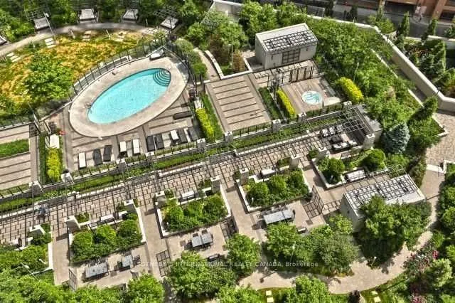 Additional image 5 of 2 Anndale Dr Unit 411