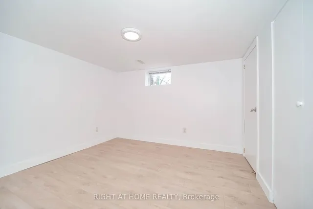 Additional image 31 of 1360 Woodbine Ave