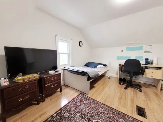 Additional image 18 of 185 Steeles Ave