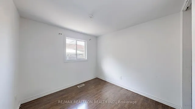 Additional image 19 of 21 Avening Dr