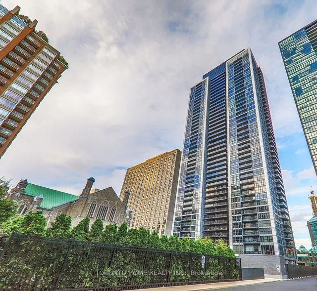 28 Ted Rogers Way Unit PH07