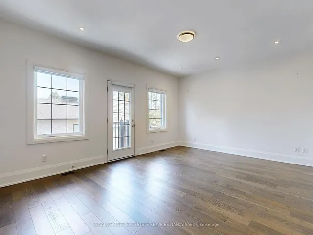 Additional image 11 of 2460B Bayview Ave