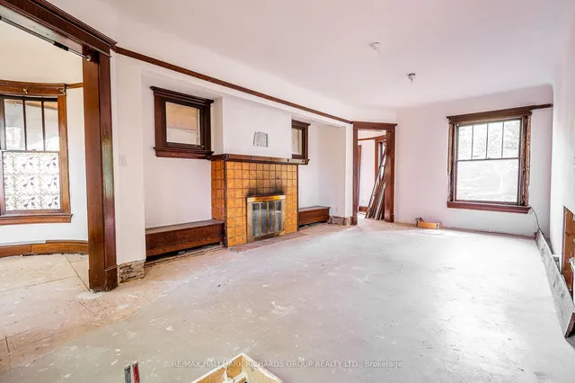 Additional image 24 of 3025 Queen St