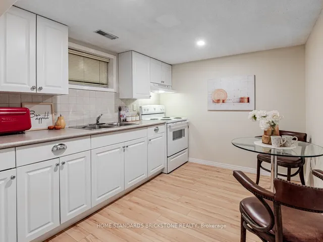 Additional image 30 of 156 Avondale Ave