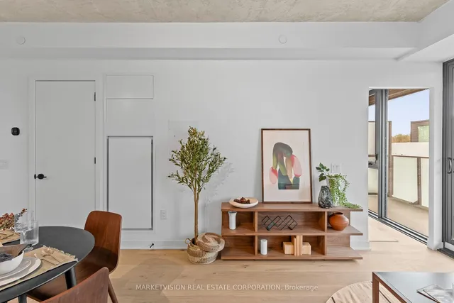 Additional image 12 of 2625 Dundas St Unit 404