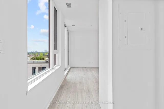 Additional image 6 of 3100 Keele St Unit 823